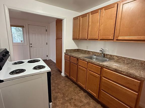 4th image of 1483 E 250th St