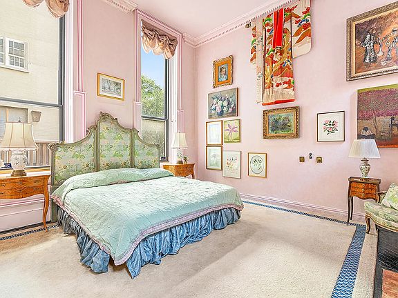 5th image of 17 E 63rd St APT 2