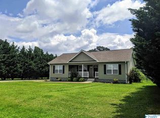 2199 Greenbriar Dr, Henagar, AL 35978