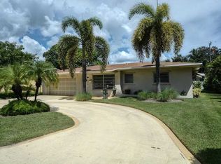 215 SE 3rd St, Hallandale Beach, FL 33009