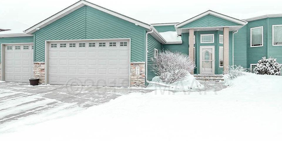 1st image of 908 36th Ave W