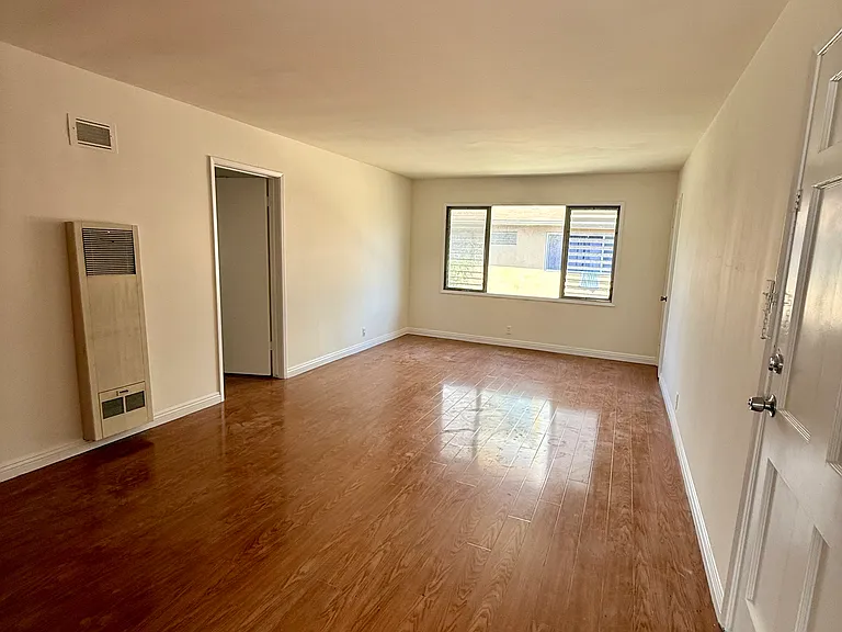 333 Linden Ave #12 — Photo 6