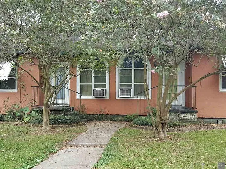 2148 Stanford Ave — Photo 1