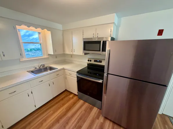 14 Twombly St, Dover, NH 03820