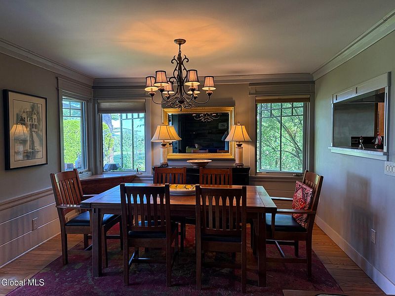 4th image of 1047 Niskayuna Road