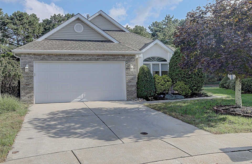 1st image of 2345 N Chanticleer Ct