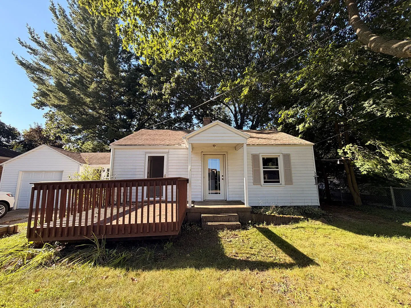 2 Bedroom home - with laundry included — Photo 2
