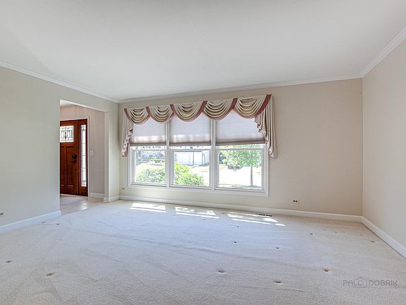 3rd image of 231 Alexandria Dr