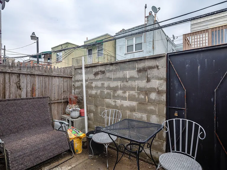 2231 S Clarion St — Photo 12