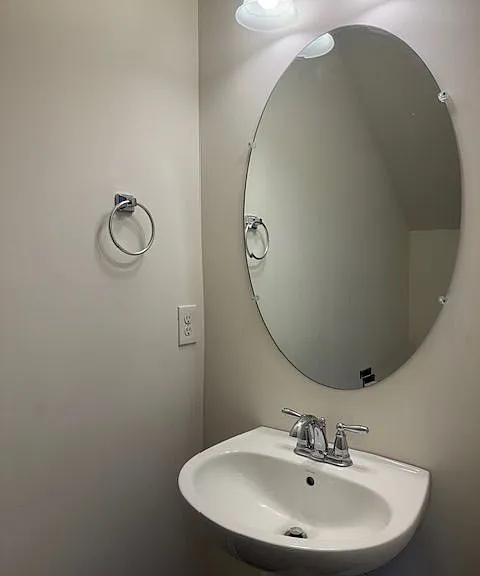 802 Ruth Way — Photo 8