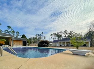 101 Whispering Pines Dr, Bainbridge, GA 39819