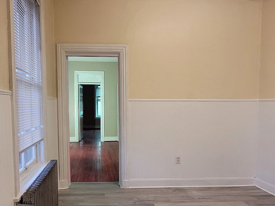 View from kitchen into livingroom