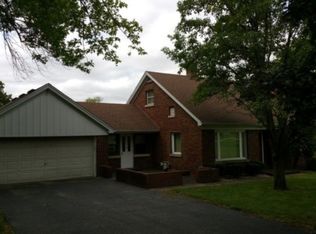 6100 Lake Shore Dr, Evansville, IN 47720