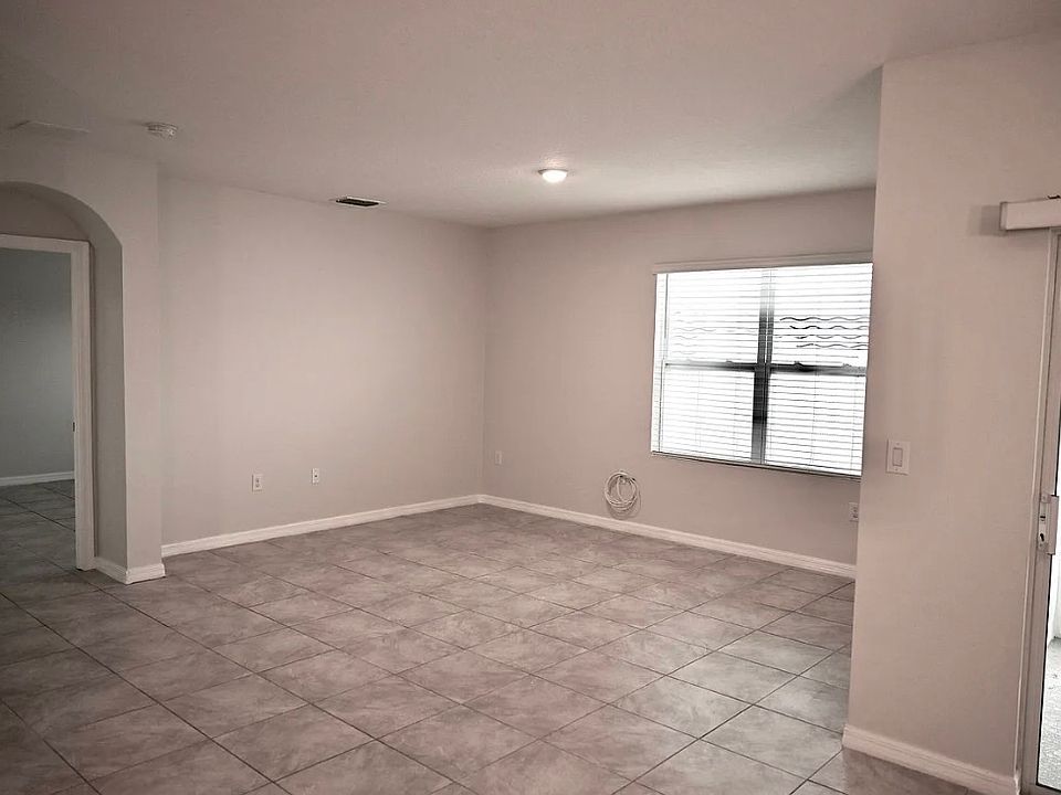 1st image of 1036 Bethpage Rd