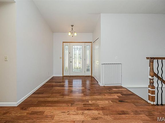 5th image of 22 Carriage Way W