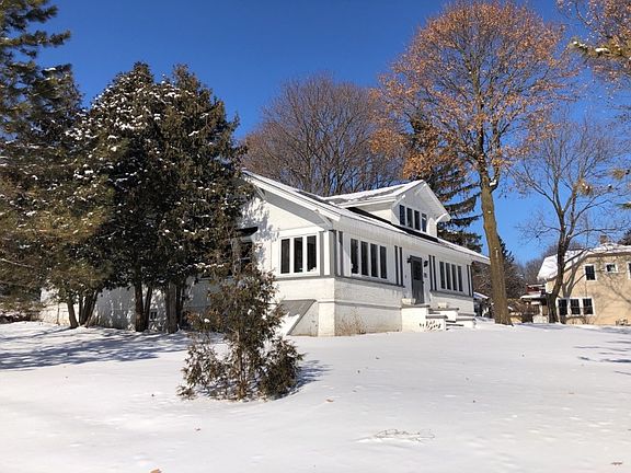 3rd image of W330N4211 Lakeland Dr