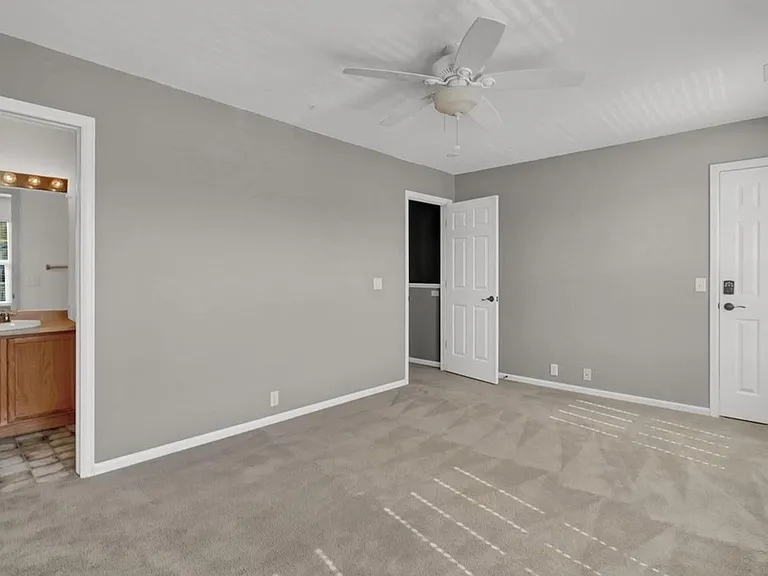 2038 Creekridge Point — Photo 8