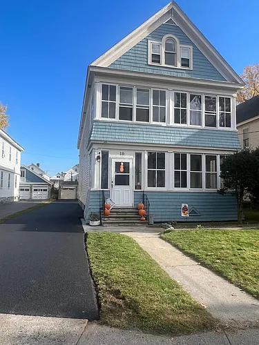 10 Oakwood St #1 Photo 1