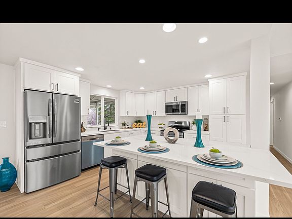 4th image of 2214 SE 21st St