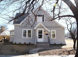 709 E 9th Ave, Winfield, KS 67156