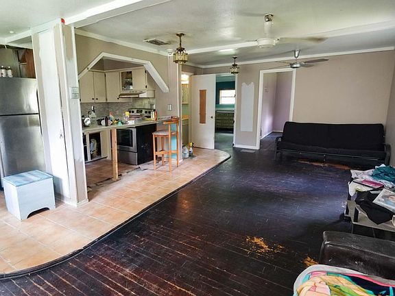 3rd image of 1344 Moravia Ave