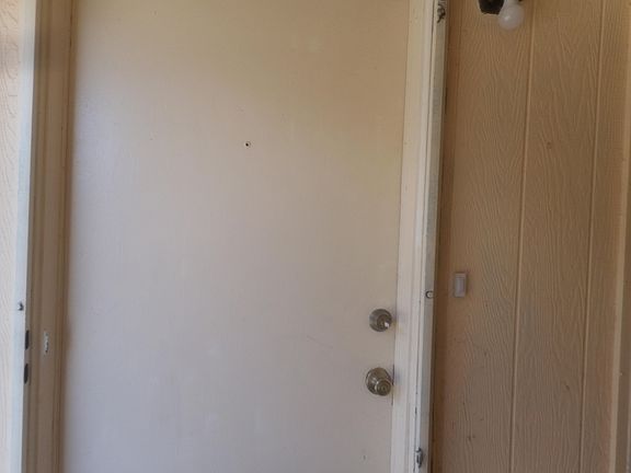 3rd image of 618 White Cliffs Dr APT C
