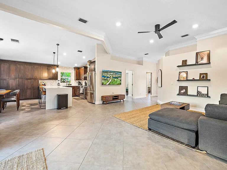 15129 Harriet Ave — Photo 7