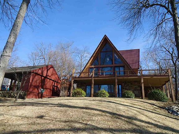 3rd image of 70 Sunset Ln