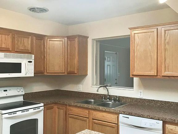 2nd image of 3227 Honeywood Dr