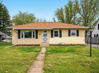 1043 W Elm St, Lancaster, WI 53813