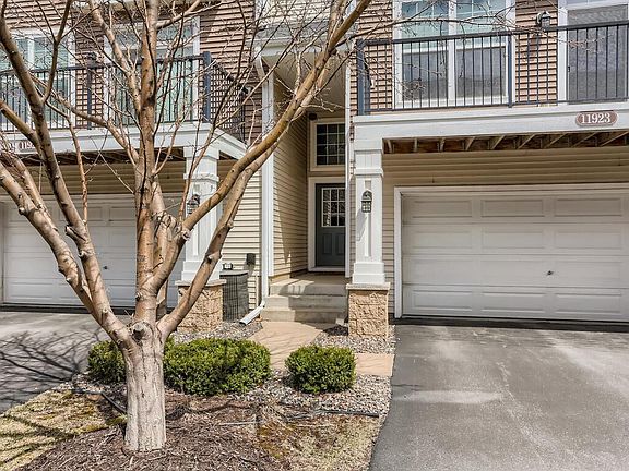 3rd image of 11923 Emery Village Dr N
