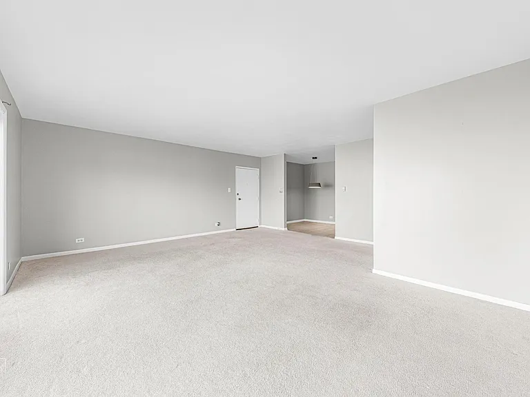 18330 Cherry Creek Dr #6 — Photo 3