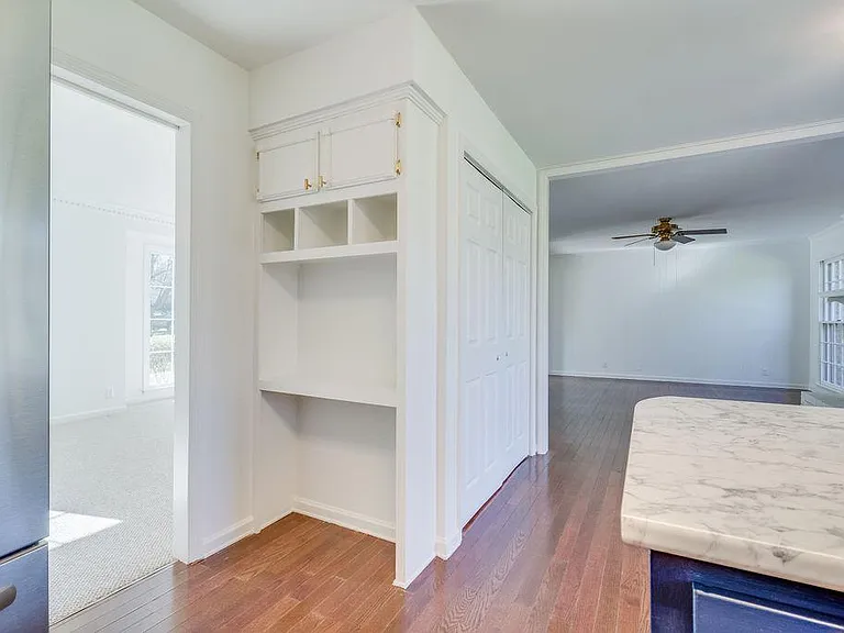 313 Abbey Ln — Photo 10