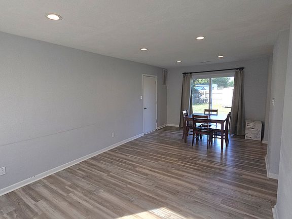 3rd image of 4713 Bridgeman Ln
