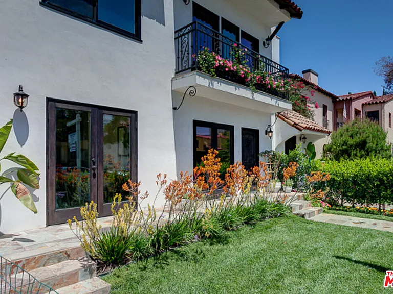 831 S Curson Ave — Photo 1