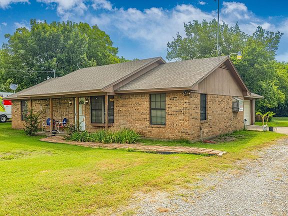 3rd image of 206 N Main St