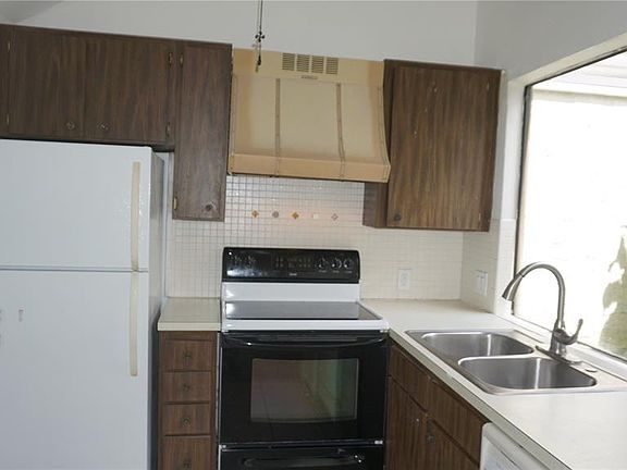 4th image of 12510 Cobble Stone Dr