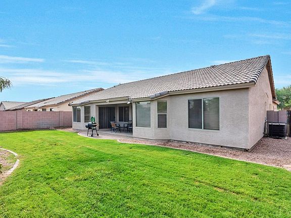 3rd image of 1646 E Francisco Dr