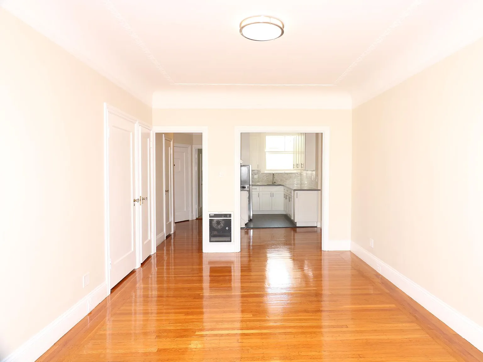 Studio, 550 sqft, $4,950 — Photo 4