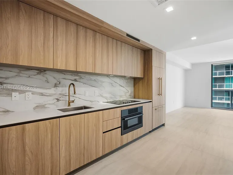 77 SE 5th St #2307 — Photo 4