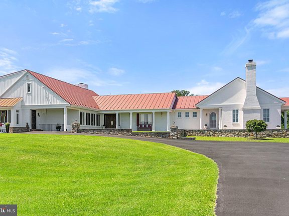 5th image of 4 Windsor Lodge Ln