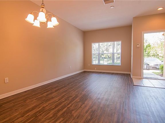 3rd image of 12833 Kings Crossing Dr
