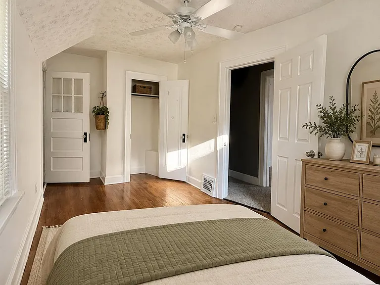 8018 Theota Ave — Photo 37