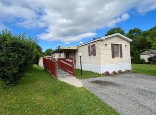 1007 Valley Ct, Hamburg, PA