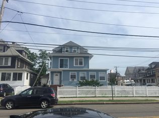 11717 Newport Ave, Rockaway Park, NY 11694