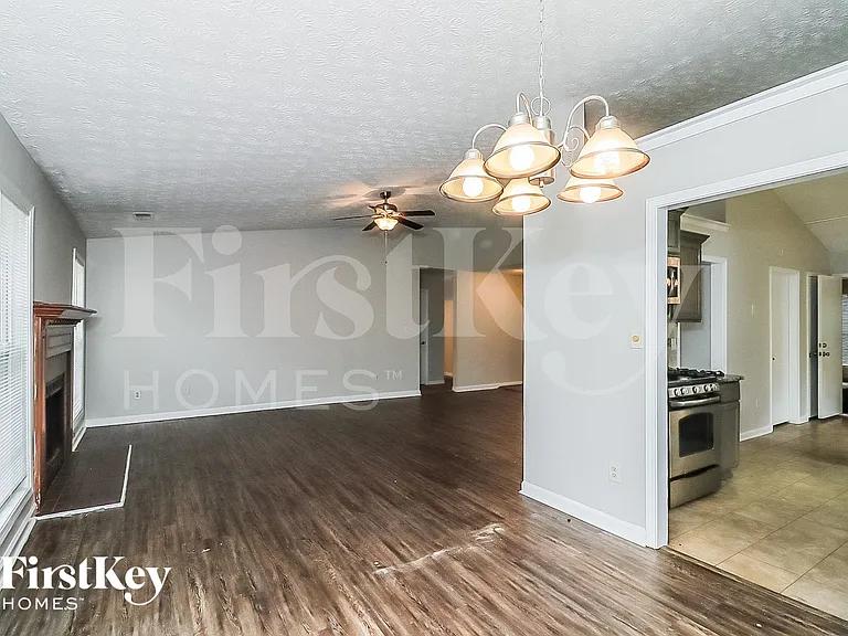 4745 Roswell Mill Dr — Photo 5
