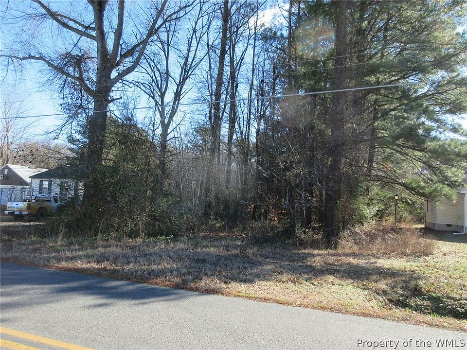 2nd image of 464 Queens Creek Rd