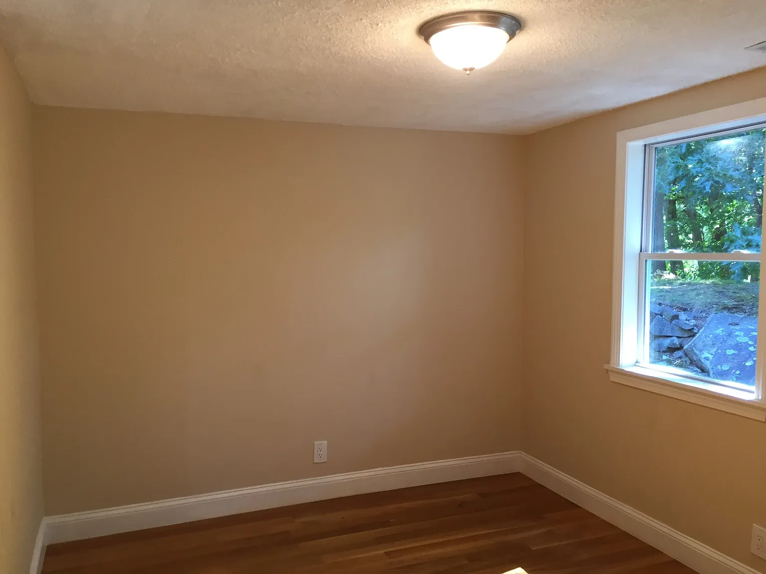 2 bed, 1000 sqft, $3,450 — Photo 2
