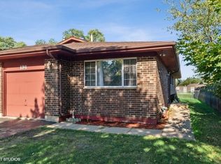 191 Paramount Dr, Wood Dale, IL 60191