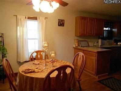 2nd image of 417 Elvina St
